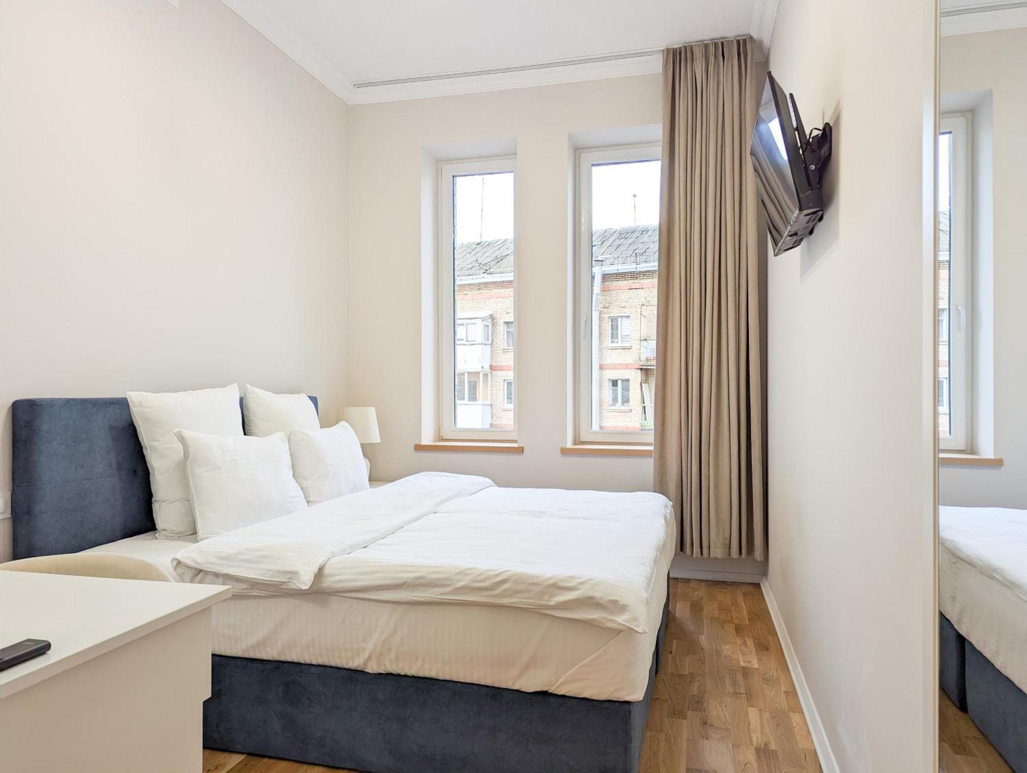 Kyiv Honchara Hotel Екстериор снимка