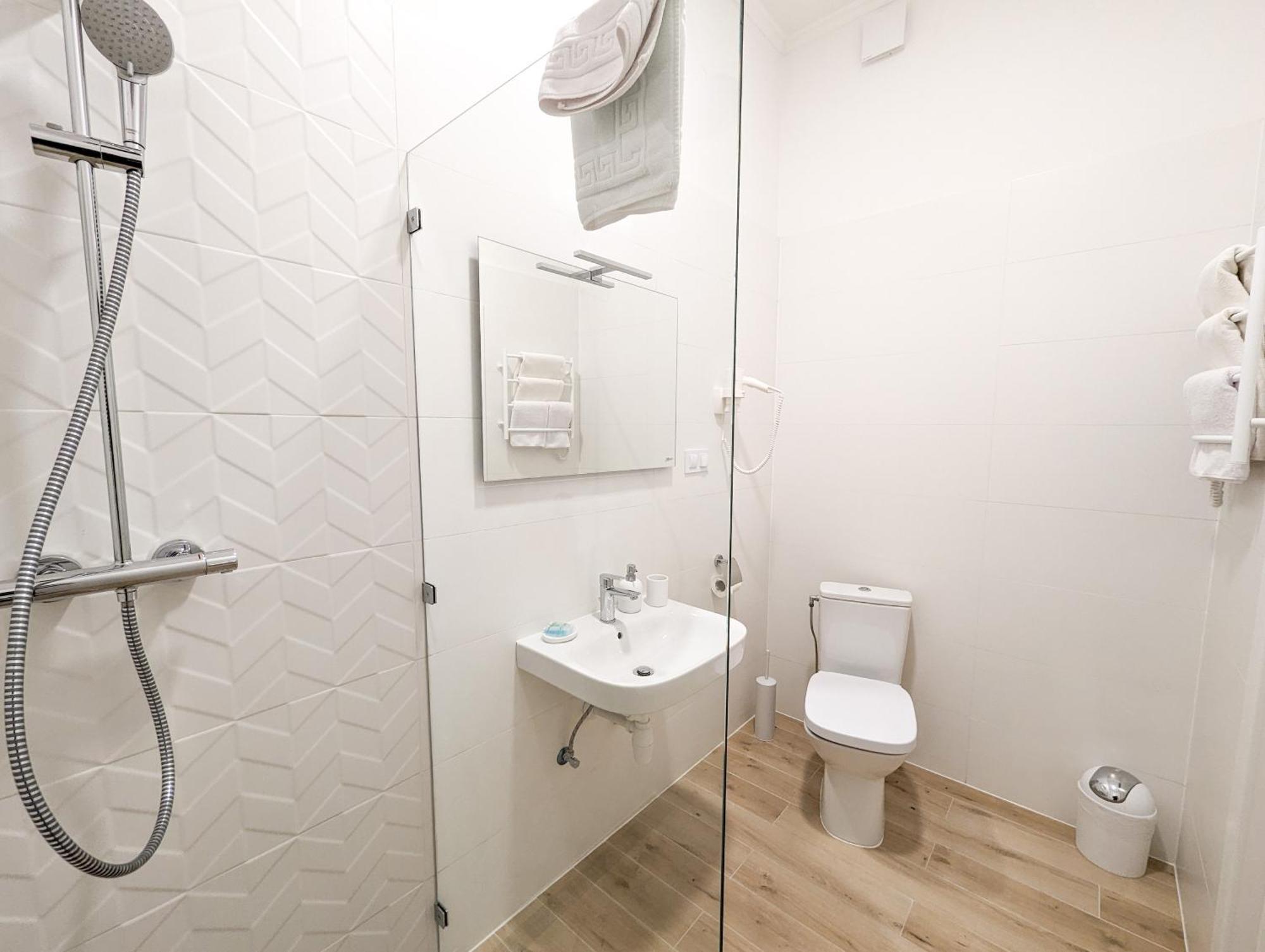 Kyiv Honchara Hotel Екстериор снимка