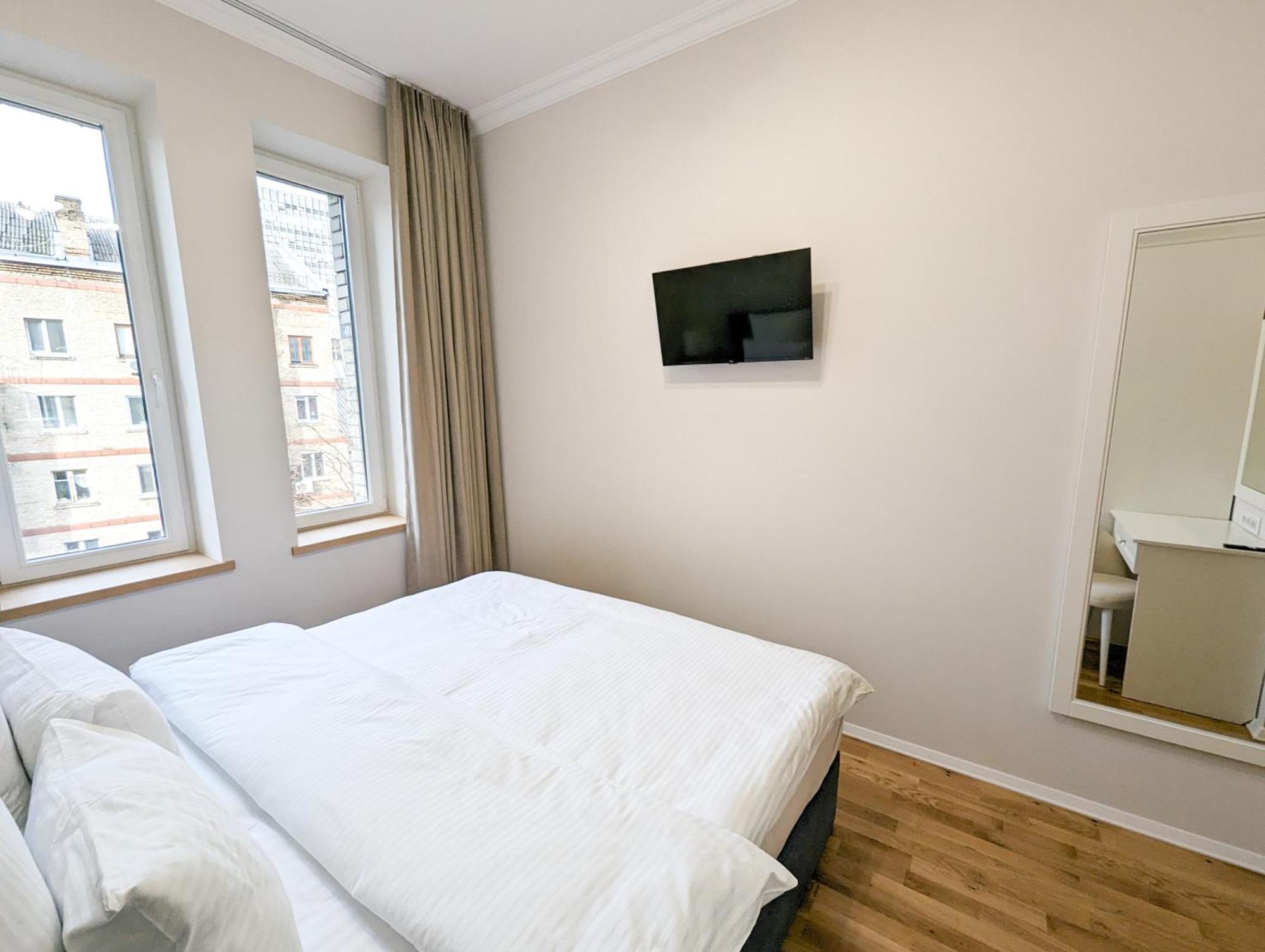 Kyiv Honchara Hotel Стая снимка