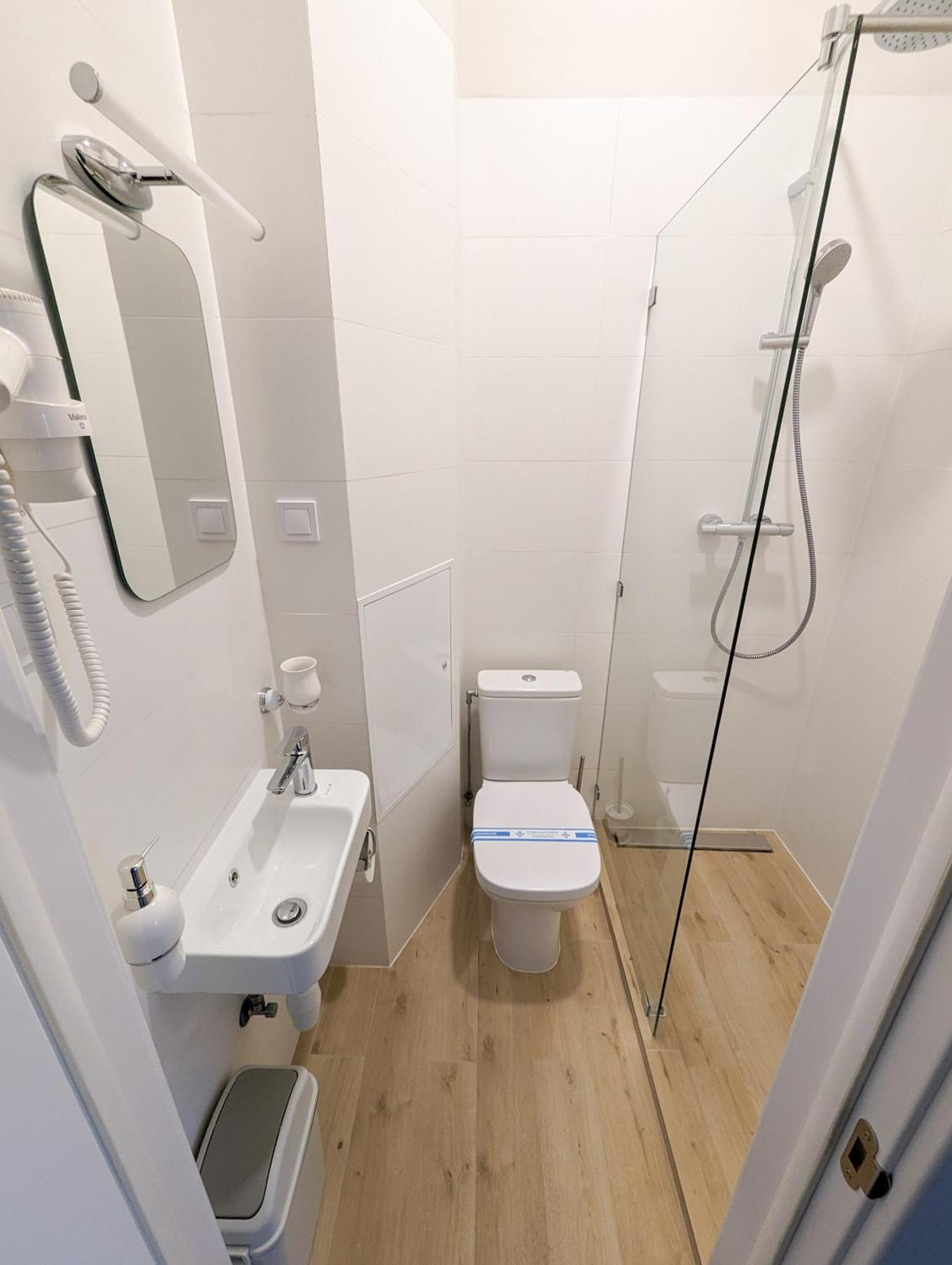 Kyiv Honchara Hotel Стая снимка
