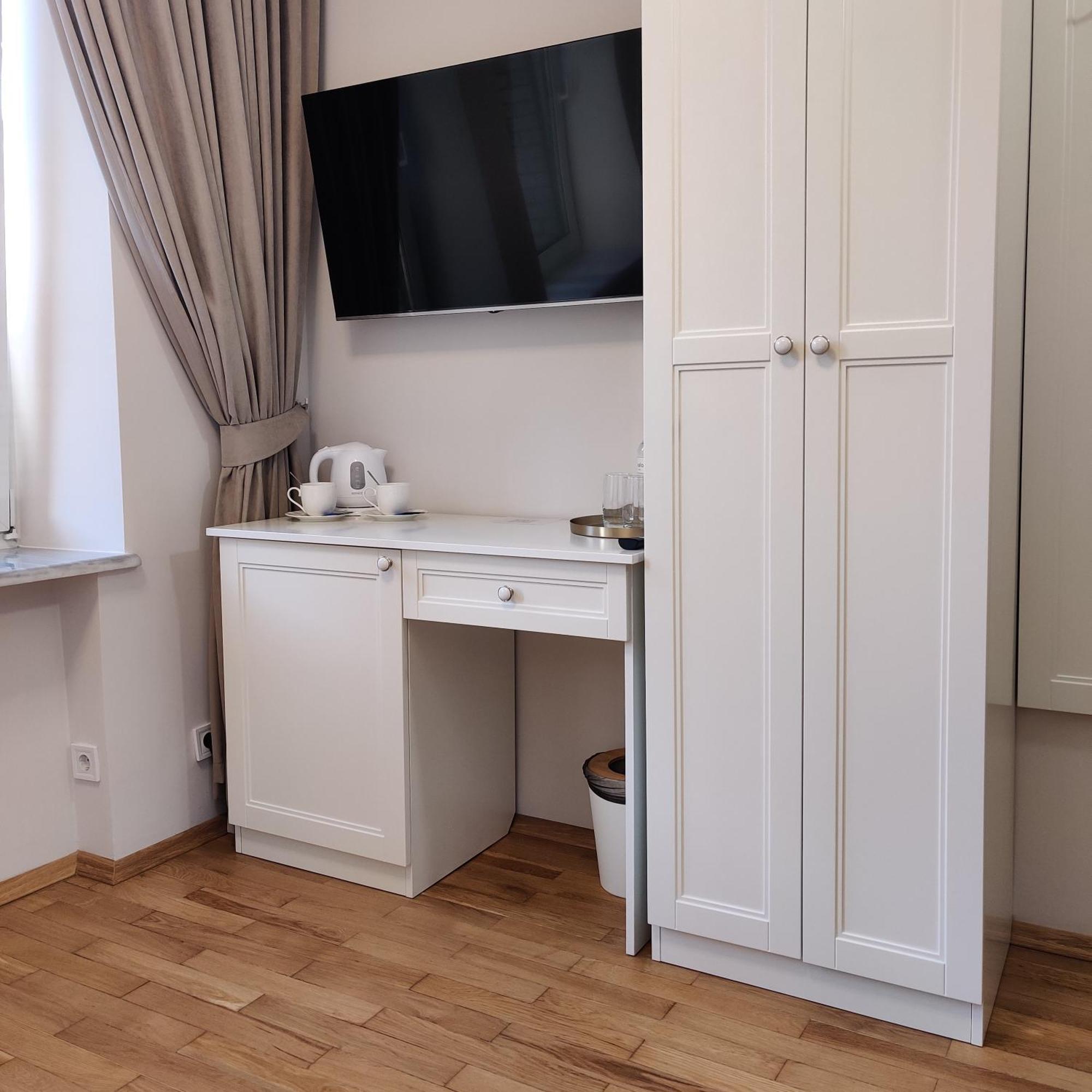 Kyiv Honchara Hotel Екстериор снимка